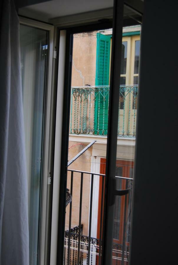 Casa Zaffiro Apartment เชฟาลู ภายนอก รูปภาพ